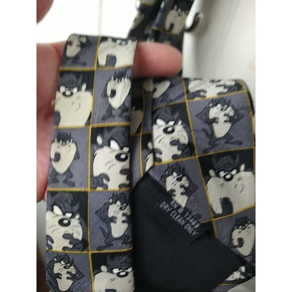 looney tunes tasmanian devil Grey Yellow Lined Tie 60" - Picture 7 of 8